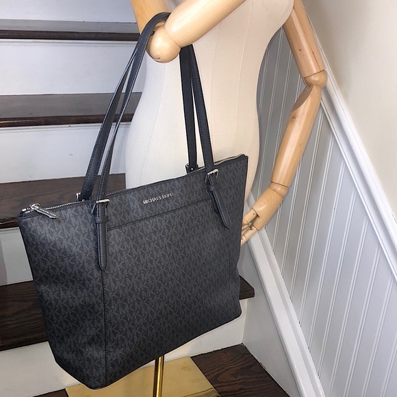 MICHAEL KORS Black Shoulder Strap Top Zipper Shoulder Bag Black Grey Monogram - Picture 16 of 17